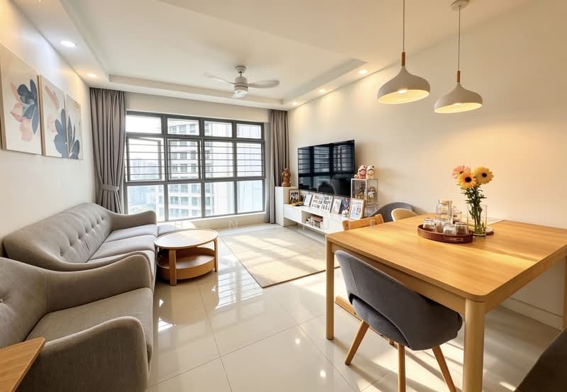 477A Upper Serangoon View, 477A Upper Serangoon View, 3 Bedrooms, 990 sqft, HDB Flat For Sale, by Han Yijie, 500191243 - Living Room - PropertyGuru.com.sg