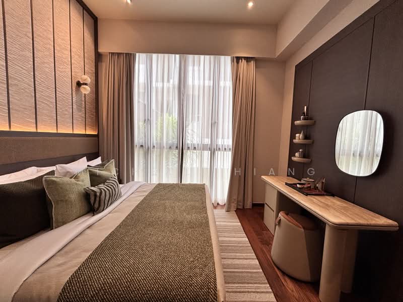 Parksuites, 18 Holland Grove Road, 3 Bedrooms, 786 sqft, Condominium For Sale, by Michelle Hiang, 500191258 - Bedroom - PropertyGuru.com.sg