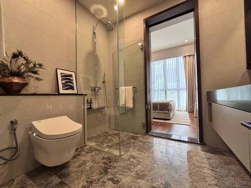 Parksuites, 18 Holland Grove Road, 3 Bedrooms, 786 sqft, Condominium For Sale, by Michelle Hiang, 500191258 - Bathroom - PropertyGuru.com.sg