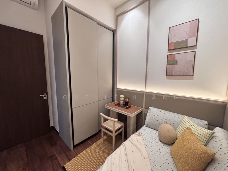 Parksuites, 18 Holland Grove Road, 3 Bedrooms, 786 sqft, Condominium For Sale, by Michelle Hiang, 500191258 - Bedroom - PropertyGuru.com.sg