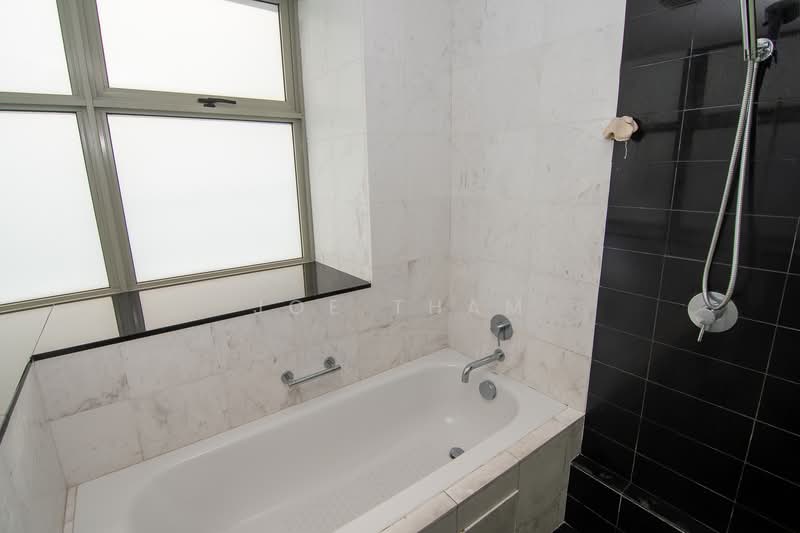 The Calrose, 515 Yio Chu Kang Road, 4 Bedrooms, 2,551 sqft, Condominium For Sale, by Joe Tham, 500191261 - Bathroom - PropertyGuru.com.sg