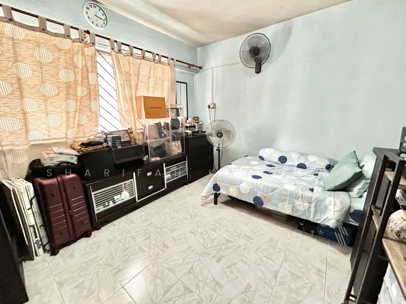 336 Jurong East Avenue 1, 336 Jurong East Avenue 1, 4 Bedrooms, 1,604 sqft, HDB Flat For Sale, by Sharifah Kamariah, 500191265 - Bedroom - PropertyGuru.com.sg