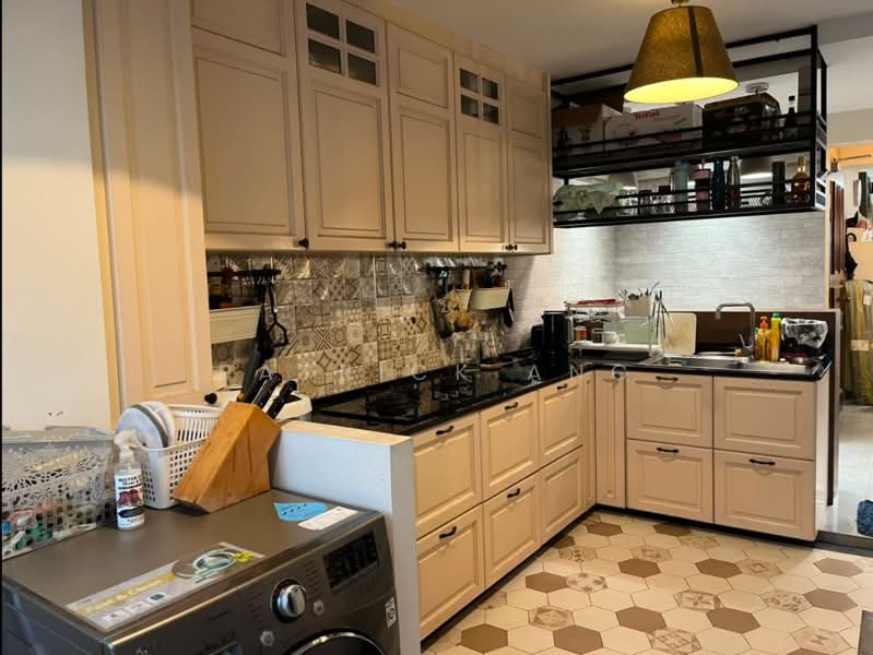 408 Hougang Avenue 10, 408 Hougang Avenue 10, 3 Bedrooms, 1,301 sqft, HDB Flat For Sale, by Patrick Ang, 500191283 - Kitchen - PropertyGuru.com.sg