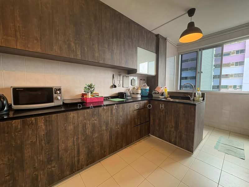 913 Jurong West Street 91, 913 Jurong West Street 91, 4 Bedrooms, 1,367 sqft, HDB Flat For Sale, by Dana Goh, 500191285 - Kitchen - PropertyGuru.com.sg