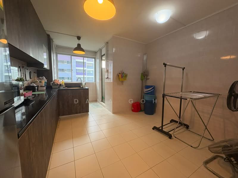 913 Jurong West Street 91, 913 Jurong West Street 91, 4 Bedrooms, 1,367 sqft, HDB Flat For Sale, by Dana Goh, 500191285 - Kitchen - PropertyGuru.com.sg