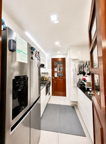 Northoaks, 22 Woodlands Cresent, 4 Bedrooms, 2,437 sqft, Condominium For Sale, by Ethel Dioquino, 500191308 - Kitchen - PropertyGuru.com.sg
