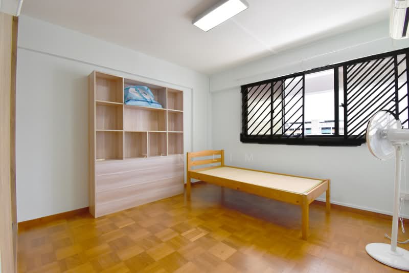 705 Hougang Avenue 2, 705 Hougang Avenue 2, 3 Bedrooms, 1,593 sqft, HDB Flat For Sale, by Zen Lim, 500191316 - Common Bedroom - PropertyGuru.com.sg