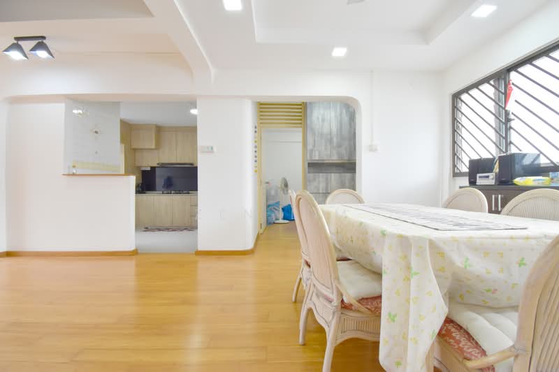 705 Hougang Avenue 2, 705 Hougang Avenue 2, 3 Bedrooms, 1,593 sqft, HDB Flat For Sale, by Zen Lim, 500191316 - Dining Room - PropertyGuru.com.sg