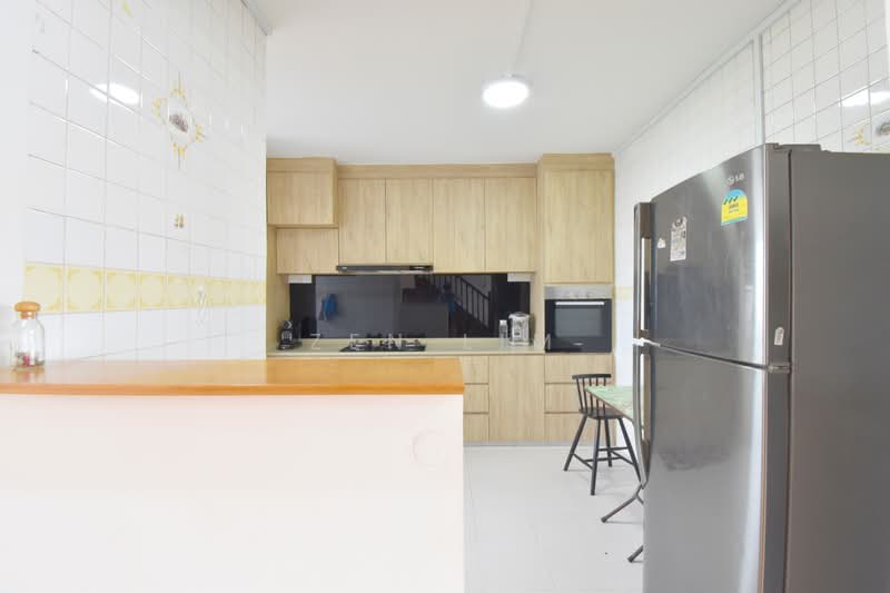 705 Hougang Avenue 2, 705 Hougang Avenue 2, 3 Bedrooms, 1,593 sqft, HDB Flat For Sale, by Zen Lim, 500191316 - Kitchen - PropertyGuru.com.sg