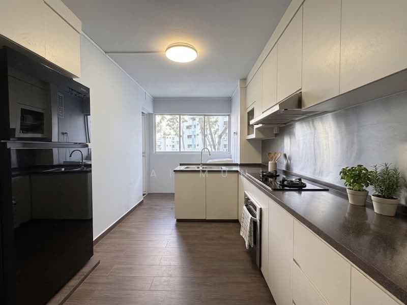 445 Tampines Street 42, 445 Tampines Street 42, 2 Bedrooms, 818 sqft, HDB Flat For Sale, by Fai Muni, 500191321 - Kitchen - PropertyGuru.com.sg