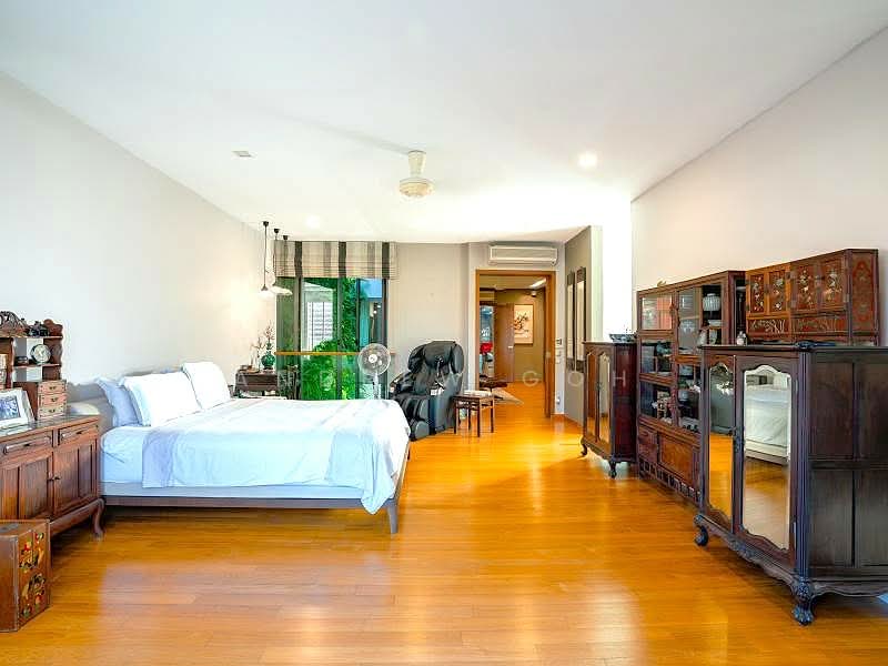⭐️$18XX PSF BUILT⭐️SIGLAP⭐️1KM TAO NAN⭐️MOVE IN⭐️超值精选豪宅⭐️, MOVE IN | POOL | 6000SQF BUILT UP | MRT MALL 700M | 3 CARS, 5 Bedrooms, 6,000 sqft, Semi-Detached House For Sale, by Andrew Goh, 500191340 - Bedroom - PropertyGuru.com.sg