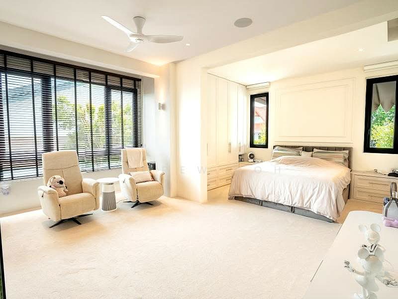 ⭐️$13XX PSF BUILT⭐️SIGLAP⭐️RENOVATED⭐️静巷私宅⭐️, 5 ENSUITES | POOL | LIFT | MOVE IN READY | 600M MRT, East Coast / Marine Parade, 6 Bedrooms, 7,000 sqft, Semi-Detached House For Sale, by Andrew Goh, 500191350 - Bedroom - PropertyGuru.com.sg