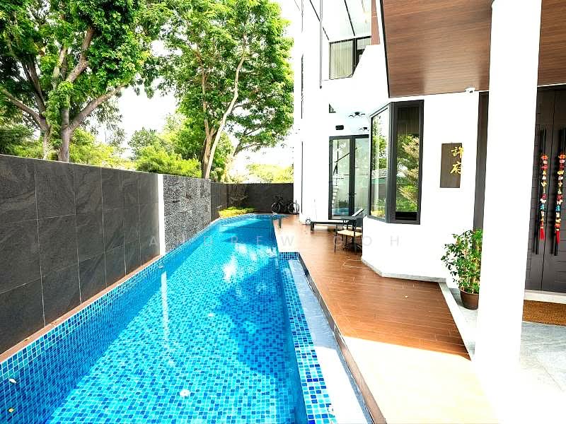⭐️$13XX PSF BUILT⭐️SIGLAP⭐️RENOVATED⭐️静巷私宅⭐️, 5 ENSUITES | POOL | LIFT | MOVE IN READY | 600M MRT, East Coast / Marine Parade, 6 Bedrooms, 7,000 sqft, Semi-Detached House For Sale, by Andrew Goh, 500191350 - Exterior - PropertyGuru.com.sg