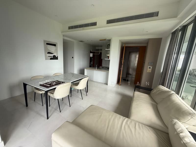 The Lumos, 9 Leonie Hill, 4 Bedrooms, 1,755 sqft, Apartment For Rent, by Mansfield Tan, 500191380 - Living Room - PropertyGuru.com.sg