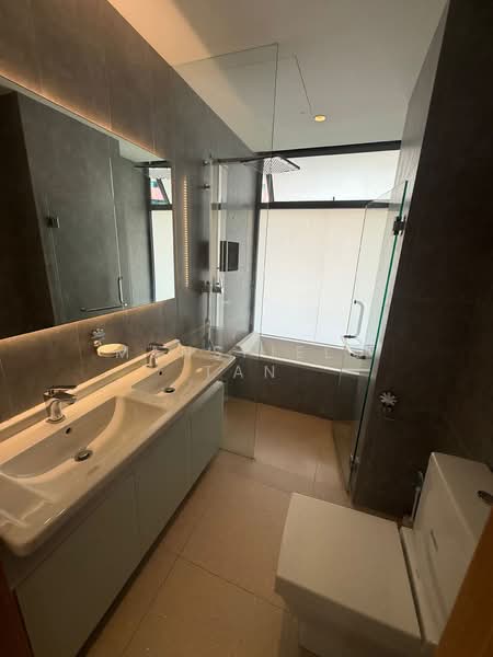 The Lumos, 9 Leonie Hill, 4 Bedrooms, 1,755 sqft, Apartment For Rent, by Mansfield Tan, 500191380 - Bathroom - PropertyGuru.com.sg