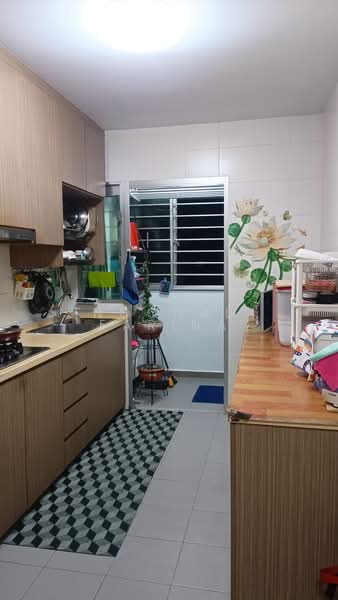 428B Yishun Avenue 11, 428B Yishun Avenue 11, 3 Bedrooms, 990 sqft, HDB Flat For Sale, by Noonal Farina, 500191381 - Kitchen - PropertyGuru.com.sg