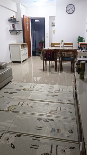 428B Yishun Avenue 11, 428B Yishun Avenue 11, 3 Bedrooms, 990 sqft, HDB Flat For Sale, by Noonal Farina, 500191381 - Living Room - PropertyGuru.com.sg