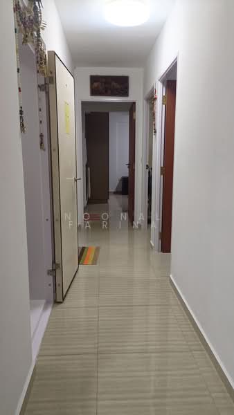 428B Yishun Avenue 11, 428B Yishun Avenue 11, 3 Bedrooms, 990 sqft, HDB Flat For Sale, by Noonal Farina, 500191381 - Corridor - PropertyGuru.com.sg