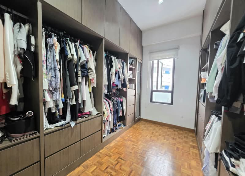 Undervalued Chestnut Green Landed Enclave next to Chestnut and Hillview MRT Renovated, Chestnut Green, 4 Bedrooms, 2,900 sqft, Terraced House For Sale, by Jasmine Chan, 500191383 - Interior - PropertyGuru.com.sg