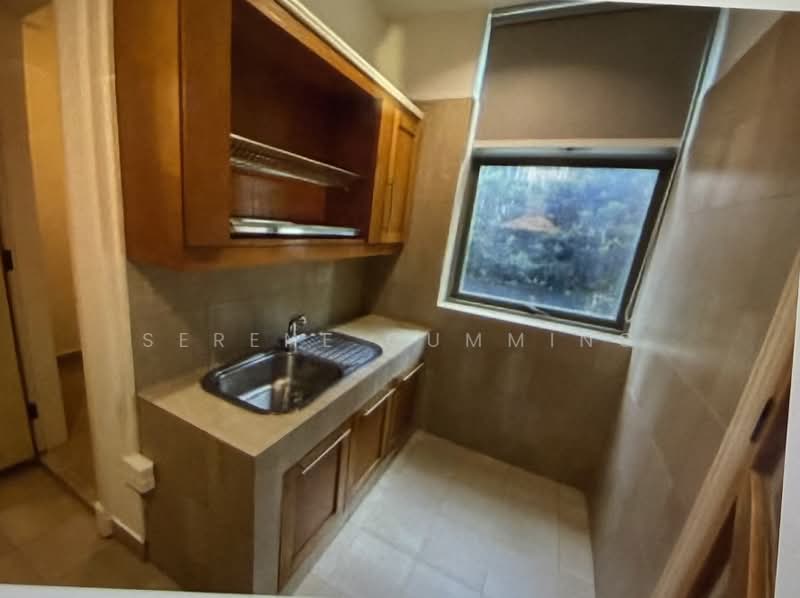 Gardenville, 10 Walshe Road, 3 Bedrooms, 1,808 sqft, Condominium For Rent, by Serene Cumming, 500191388 - Wet kitchen - PropertyGuru.com.sg