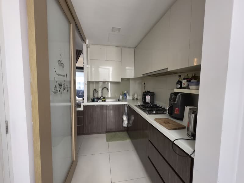 Twin Waterfalls, 108 Punggol Walk, 3 Bedrooms, 1,873 sqft, Executive Condominium For Sale, by Jen Tan, 500191397 - Kitchen - PropertyGuru.com.sg
