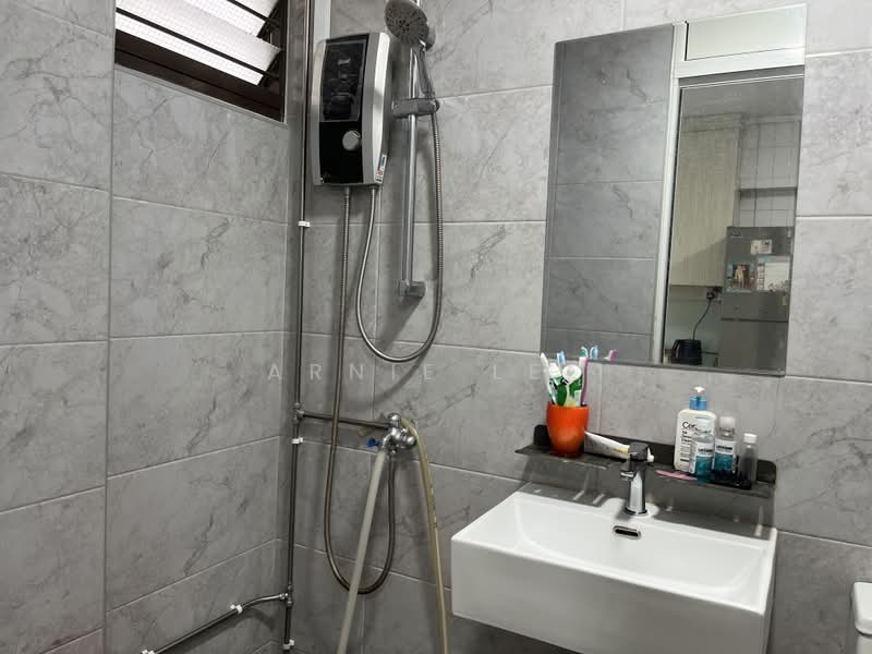 117 Teck Whye Lane, 117 Teck Whye Lane, 3 Bedrooms, 1,109 sqft, HDB Flat For Sale, by ARNIE LEE, 500191401 - Bathroom - PropertyGuru.com.sg