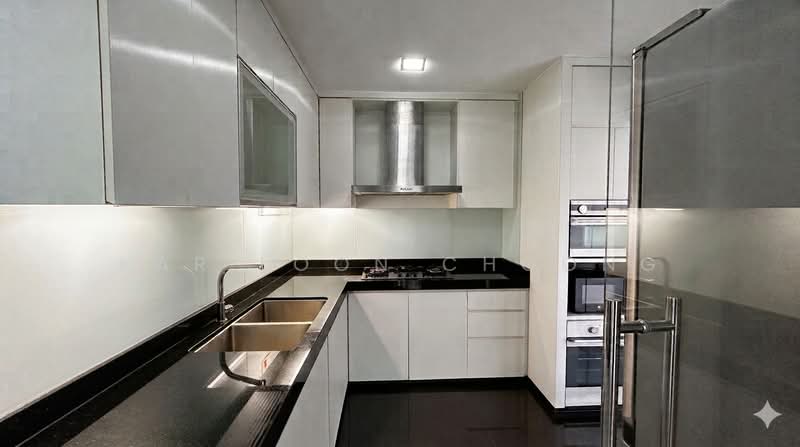 Avila Gardens, 11 Flora Road, 3 Bedrooms, 1,303 sqft, Condominium For Rent, by Kar Loon Choong, 500191408 - Kitchen - PropertyGuru.com.sg