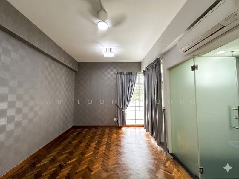 Avila Gardens, 11 Flora Road, 3 Bedrooms, 1,303 sqft, Condominium For Rent, by Kar Loon Choong, 500191408 - Master Bedroom - PropertyGuru.com.sg