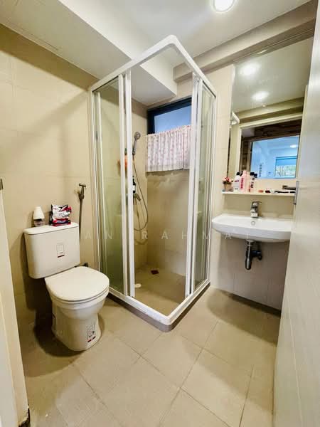 138A Yuan Ching Road, 138A Yuan Ching Road, 3 Bedrooms, 105 sqft, HDB Flat For Sale, by Wan Rahmat, 500191412 - Bathroom - PropertyGuru.com.sg