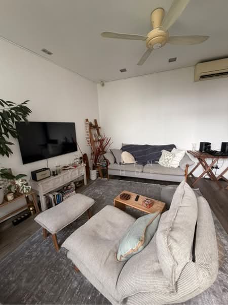 Mandarin Gardens, 5 Siglap Road, 1 Bedroom, 829 sqft, Condominium For Sale, by June Leng Yee Hoe, 500191413 - PropertyGuru.com.sg
