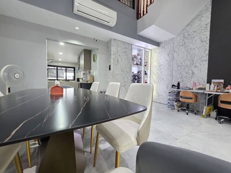 Rare Freehold Chestnut Terrace 10 mins walk to MRT, Chestnut Green, 4 Bedrooms, 2,900 sqft, Terraced House For Sale, by Jasmine Chan, 500191419 - Dining Room - PropertyGuru.com.sg