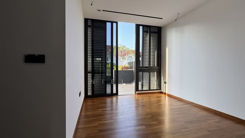 ⭐️⭐️LANDED7772@ Resort Living Next To Pasir Ris Beach, Next to Downtown East Resort Call 9321 7772 to view, 5 Bedrooms, 4,027 sqft, Terraced House For Sale, by Daniel Haw, 500191423 - PropertyGuru.com.sg
