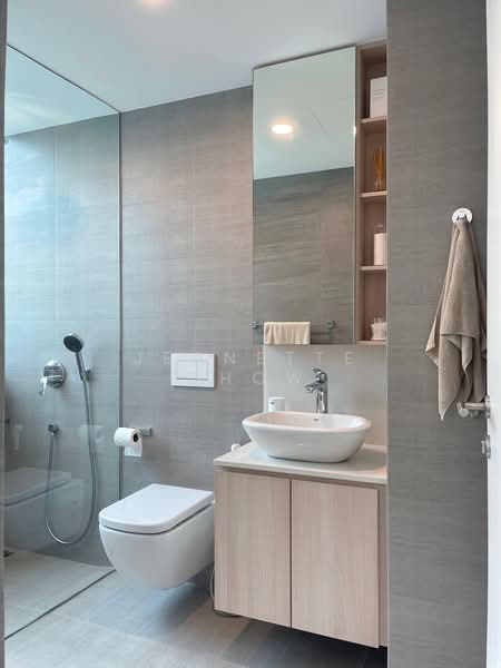 Sennett Residence, 31 Pheng Geck Avenue, 3 Bedrooms, 1,195 sqft, Condominium For Sale, by Jeanette CHOW, 500191431 - Bathroom - PropertyGuru.com.sg