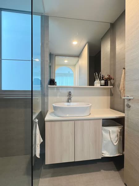 Sennett Residence, 31 Pheng Geck Avenue, 3 Bedrooms, 1,195 sqft, Condominium For Sale, by Jeanette CHOW, 500191431 - Bathroom - PropertyGuru.com.sg