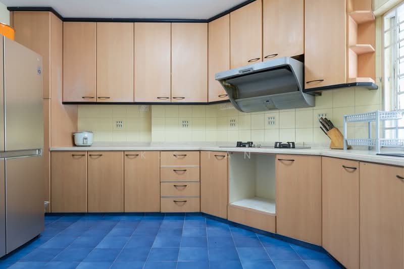 Ivory Heights, 122 Jurong East Street 13, 3 Bedrooms, 1,701 sqft, Condominium For Sale, by K.S Tan, 500191436 - Kitchen - PropertyGuru.com.sg