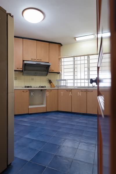Ivory Heights, 122 Jurong East Street 13, 3 Bedrooms, 1,701 sqft, Condominium For Sale, by K.S Tan, 500191436 - Kitchen - PropertyGuru.com.sg
