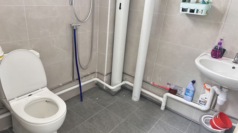 Oxley BizHub, 61 Ubi Road 1, 90 sqft, Office For Rent, by John Chen, 500191454 - Bathroom - CommercialGuru.com.sg