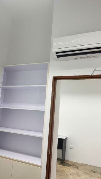 Oxley BizHub, 61 Ubi Road 1, 90 sqft, Office For Rent, by John Chen, 500191454 - Interior - CommercialGuru.com.sg