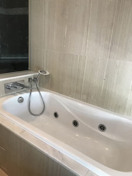 Grange Infinite, 27 Grange Road, 3 Bedrooms, 2,250 sqft, Condominium For Rent, by Grace Sy, 500191455 - Bathroom - PropertyGuru.com.sg