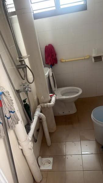 276 Yishun Street 22, 276 Yishun Street 22, Sembawang / Yishun, 3 Bedrooms, 904 sqft, HDB Flat For Rent, by Janet Tan, 500191458 - Bathroom - PropertyGuru.com.sg