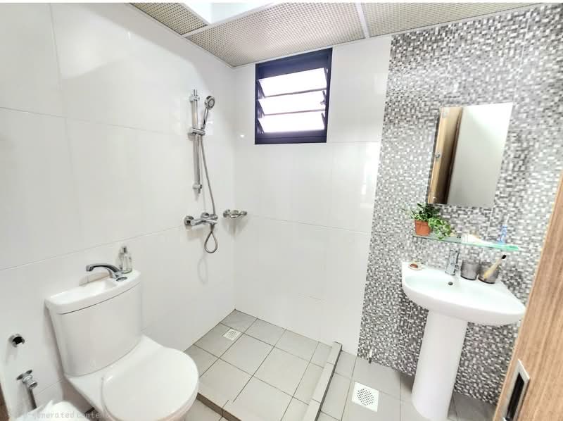 118A Alkaff Crescent, 118A Alkaff Crescent, Room Rental, 220 sqft, HDB Flat For Rent, by Anson Huang 黄泽凯, 500191466 - Bathroom - PropertyGuru.com.sg