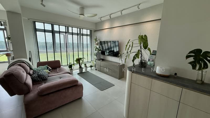 683A Edgedale Plains, 683A Edgedale Plains, 2 Bedrooms, 1,001 sqft, HDB Flat For Sale, by See Boon Kheng, 500191478 - Living Room - PropertyGuru.com.sg