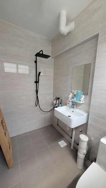 862A Tampines Street 83, 862A Tampines Street 83, 4 Bedrooms, 122 sqft, HDB Flat For Sale, by Georgina Tey, 500191486 - Bathroom - PropertyGuru.com.sg