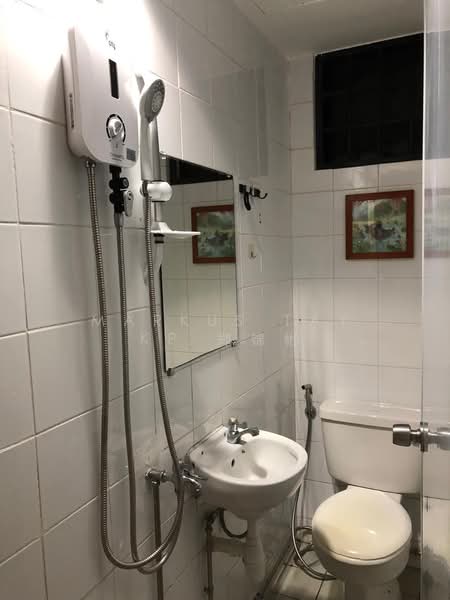 Cascadale, 732 Upper Changi Road East, 2 Bedrooms, 1,012 sqft, Condominium For Rent, by Markus Tay KP 郑锦彬, 500191487 - Bathroom - PropertyGuru.com.sg
