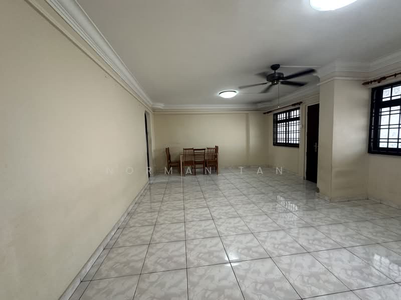 701 Woodlands Drive 40, 701 Woodlands Drive 40, 3 Bedrooms, 1,097 sqft, HDB Flat For Sale, by Norman Tan, 500191492 - Living Room - PropertyGuru.com.sg