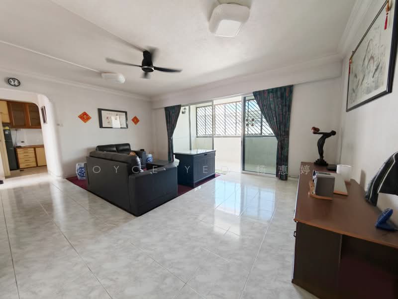945 Tampines Avenue 4, 945 Tampines Avenue 4, 4 Bedrooms, 1,367 sqft, HDB Flat For Sale, by Joyce Yeo 杨惠婷, 500191493 - Living Room - PropertyGuru.com.sg