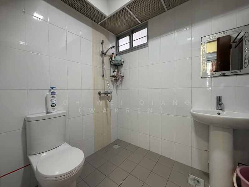 107C Canberra Street, 107C Canberra Street, 3 Bedrooms, 1,001 sqft, HDB Flat For Sale, by Poh Wei Qiang (Warren), 500191495 - Bathroom - PropertyGuru.com.sg
