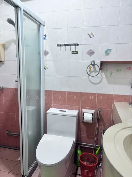685A Jurong West Street 64, 685A Jurong West Street 64, Room Rental, 100 sqft, HDB Flat For Rent, by Maria Sung, 500191521 - Bathroom - PropertyGuru.com.sg