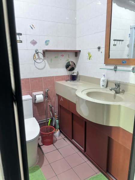 685A Jurong West Street 64, 685A Jurong West Street 64, Room Rental, 100 sqft, HDB Flat For Rent, by Maria Sung, 500191521 - Bathroom - PropertyGuru.com.sg