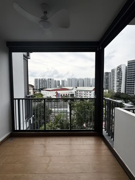 Kingsford Waterbay, 84 Upper Serangoon View, 1 Bedroom, 474 sqft, Condominium For Sale, by Yap Boon Seng, 500191527 - Balcony - PropertyGuru.com.sg